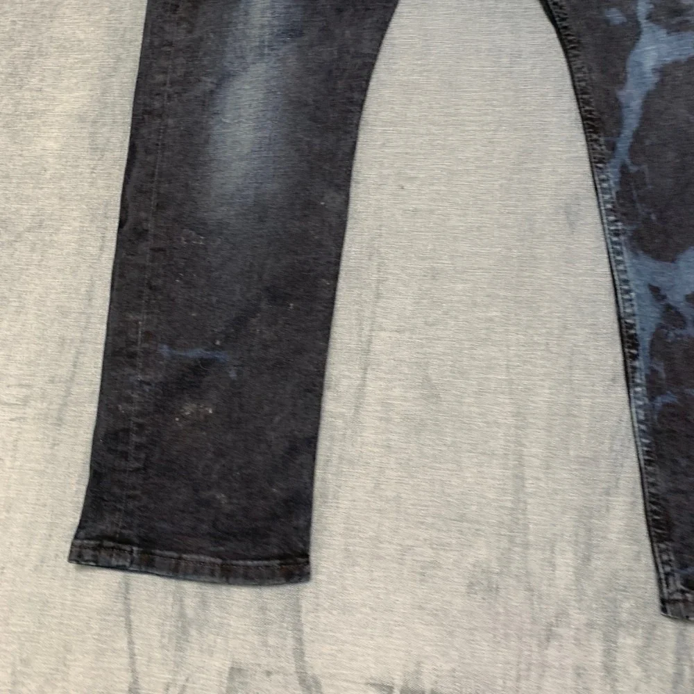 Levis levi 513